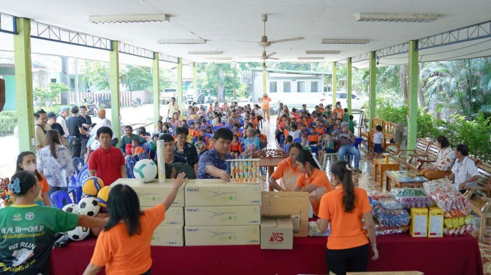 MSC มอบอุปกรณ์กีฬาและอุปกรณ์การเรียนจากโครงการ Metro Care ให้แก่ 3 โรงเรียน