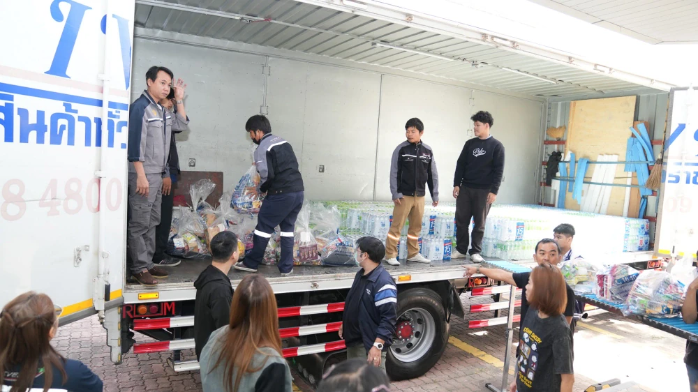 เมโทรซิสเต็มส์คอร์ปอเรชั่น ร่วมช่วยเหลือผู้ประสบภัยภาคใต้ มอบถุงยังชีพและน้ำดื่มมูลค่ารวมมูลค่ากว่า 560,000 บาท ผ่านกองทัพอากาศไทย